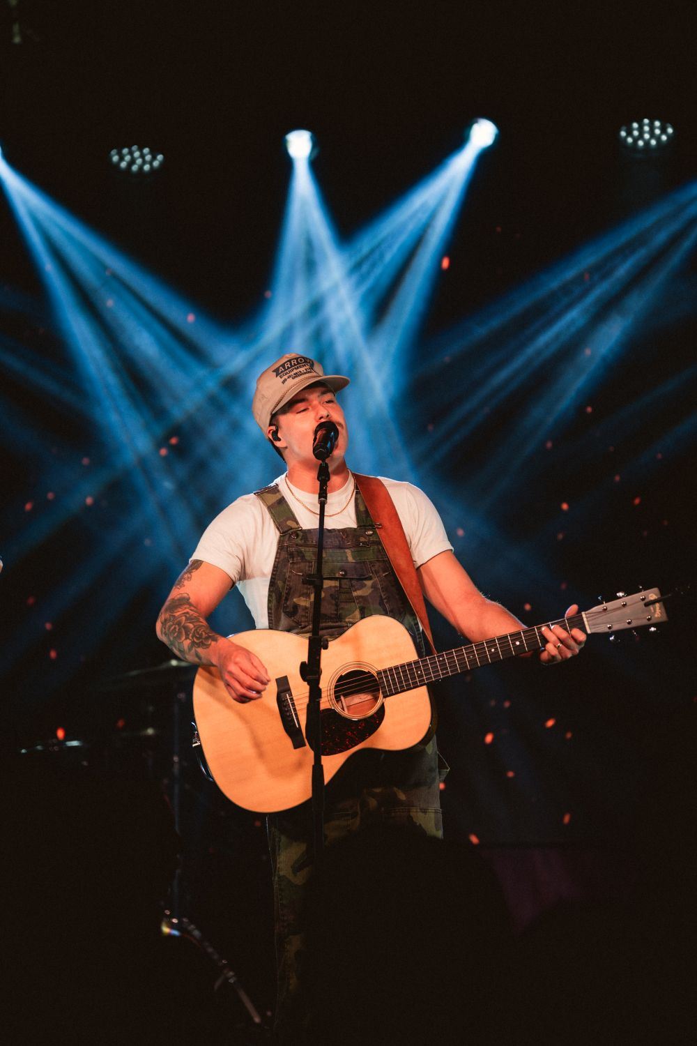 Up-and-coming country star Zach John King will appear in Taylor in 2026